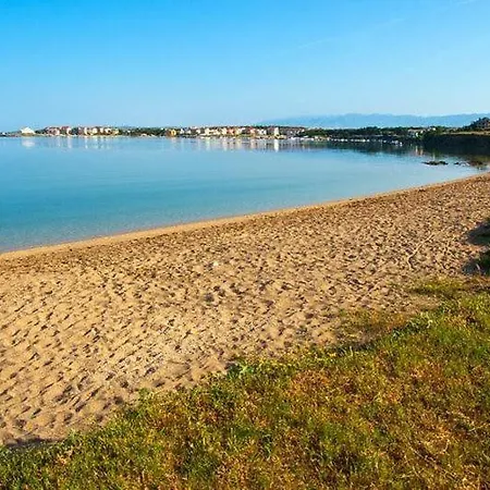 Mint - 50m From Sandy Apartment Povljana